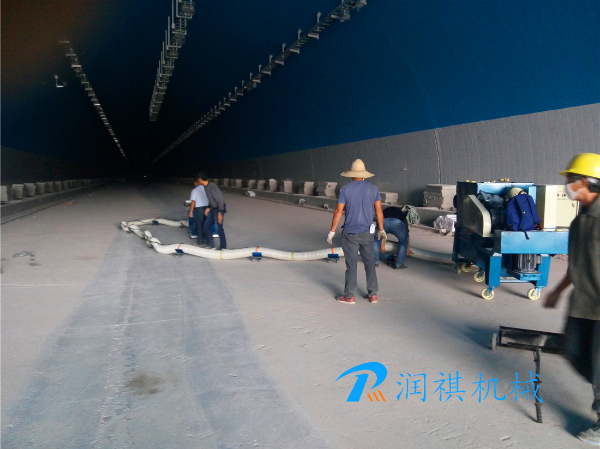 路(lu)麵(mian)抛(pao)丸(wan)機(ji)施工案(an)例(li)